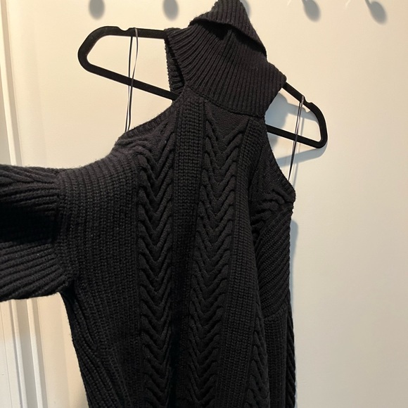 Paige Cold-shoulder Sweater - Picture 10 of 15